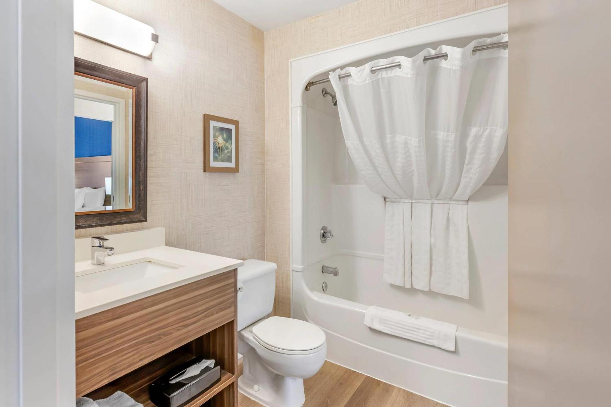 Quality Suites Whitby Eksteriør bilde