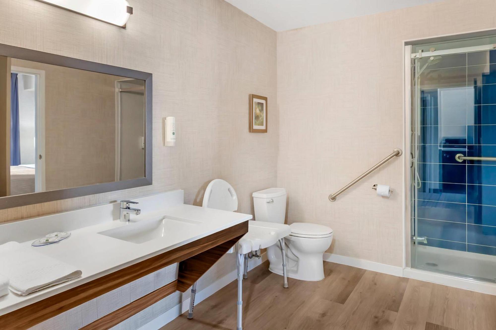 Quality Suites Whitby Eksteriør bilde